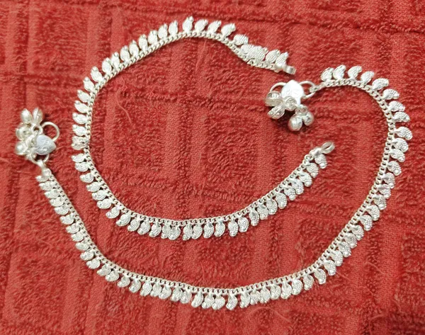 Indian_Traditional_Ethnic_Fashion_Foot_Jewellery_Artificial_Alloy_Anklet_For_Women
