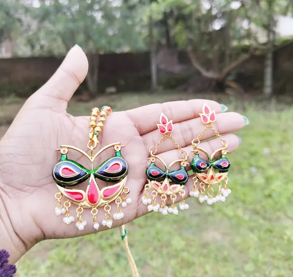 Assamese_Traditional_Gold_Plated_Multi_Color_Luka_Para_Tassel_Pendant_Set_For_Women_And_Girl