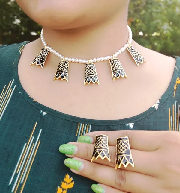 Assamese_Traditional_Gold_Plated_Black_Colour_Golpata_Choker_Necklace_Set_For_Women_&_Girls