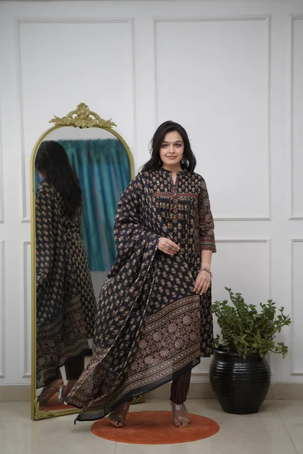 Elegant_Hand-Block_Printed_Pure_Black_Cotton_Kurti_And_Pant_with_Dupatta_Set