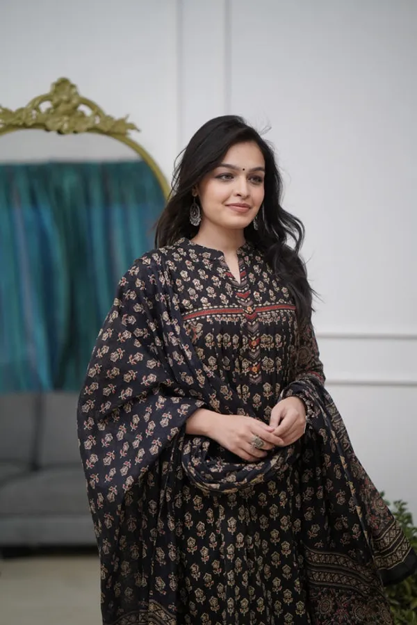Elegant_Hand-Block_Printed_Pure_Black_Cotton_Kurti_And_Pant_with_Dupatta_Set