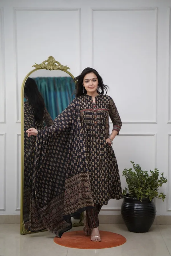 Elegant_Hand-Block_Printed_Pure_Black_Cotton_Kurti_And_Pant_with_Dupatta_Set