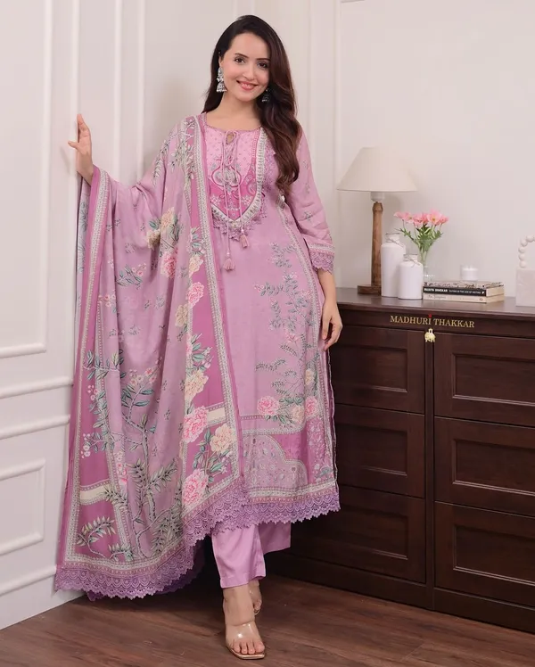 Lilac_Pink_Muslin_Pakistani_Suit_Set_For_Women
