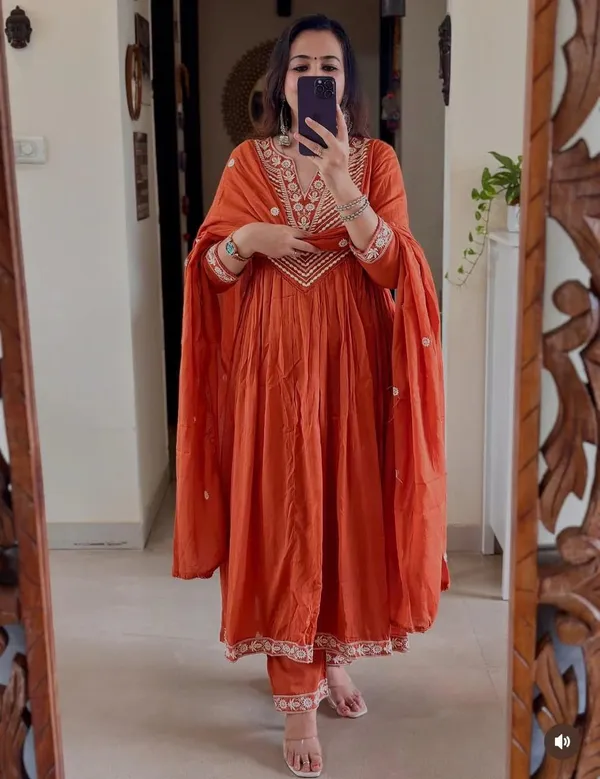 Pure_Mul_cotton_lining_embroidered_Anarkali_suit_set