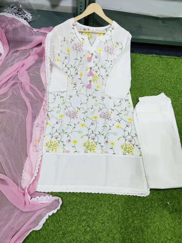 White_Pink_Flower_Cotton_Kurti_With_Pant_And_Dupatta_Set