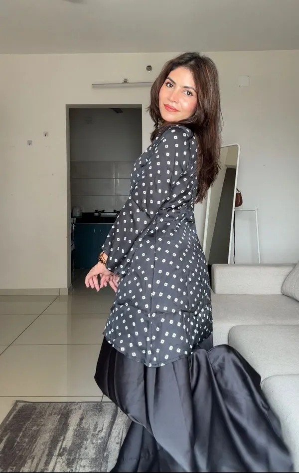 Classic_Noir_Black_Mirror-Work_Kurta_Set