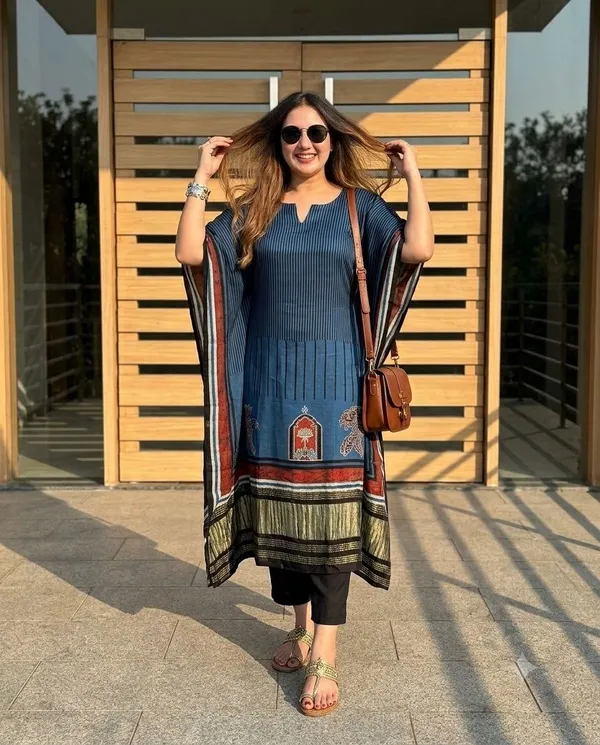 Midnight_Blue_Printed_Kaftan_Kurta