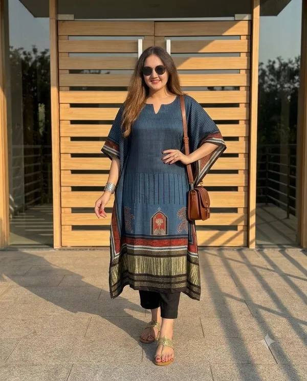 Midnight_Blue_Printed_Kaftan_Kurta