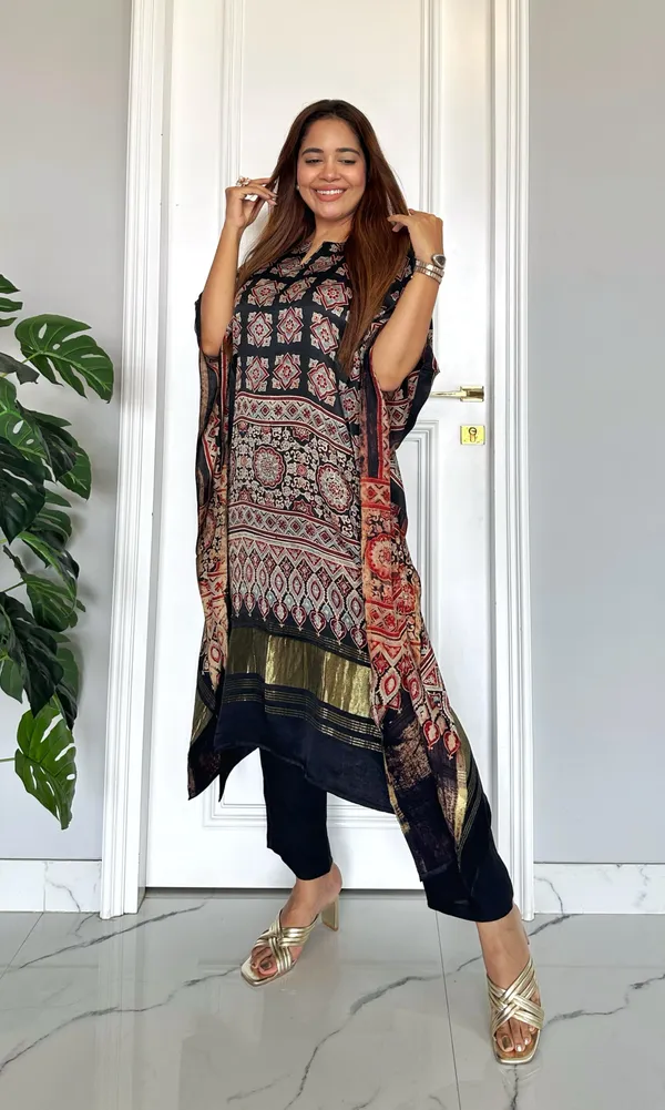 Glossy_Black_Ajrakh_Kaftan