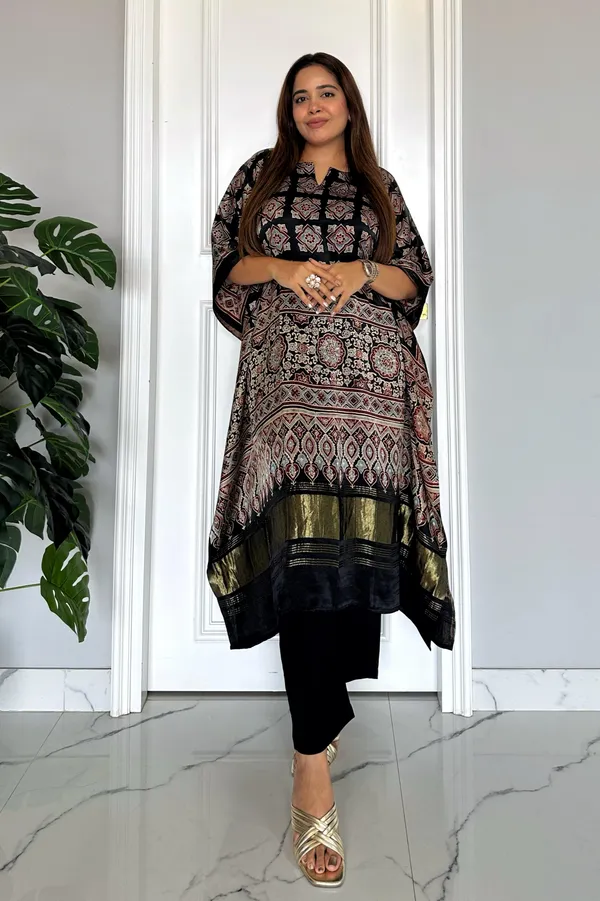 Glossy_Black_Ajrakh_Kaftan