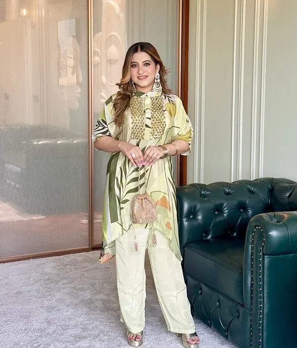 Leafy Glow Kurta Set.
