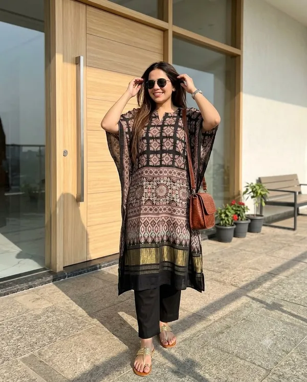Glossy_Black_Ajrakh_Kaftan