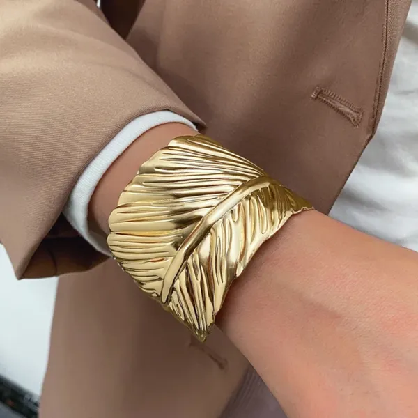 Leaf_shaped_cuff_bracelet_