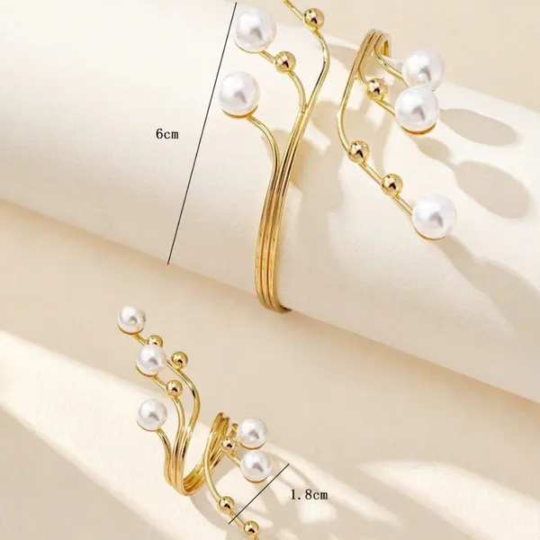 Pearl_bracelet_and_ring_