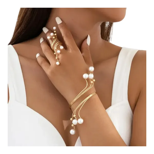 Pearl_bracelet_and_ring_