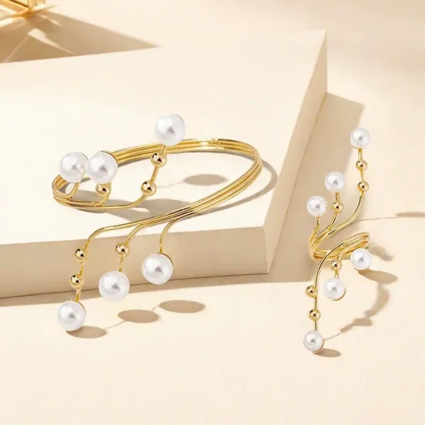 Pearl_bracelet_and_ring_