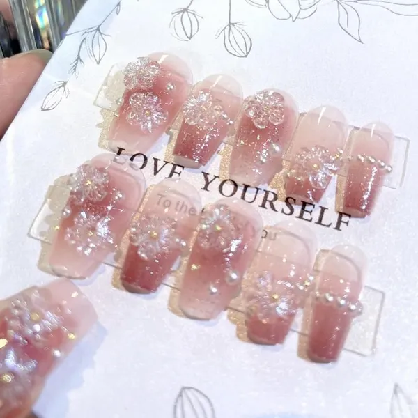 ROYAL_NEEDS_Press_on_Artificial_Nails_24_pieces_attractive_design_with_Nail_file_and_glue_stick