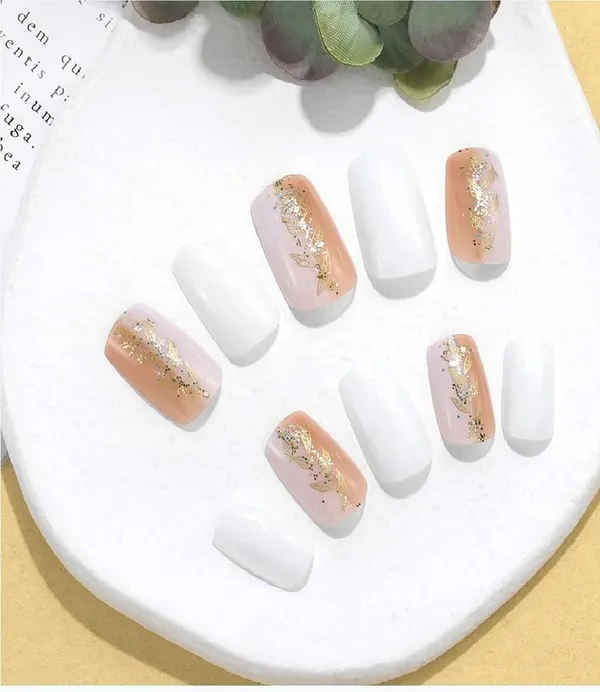 Royal_Needs_Press_on_Artificial_Nails_24_piece_with_Nail_file_and_glue_stickers