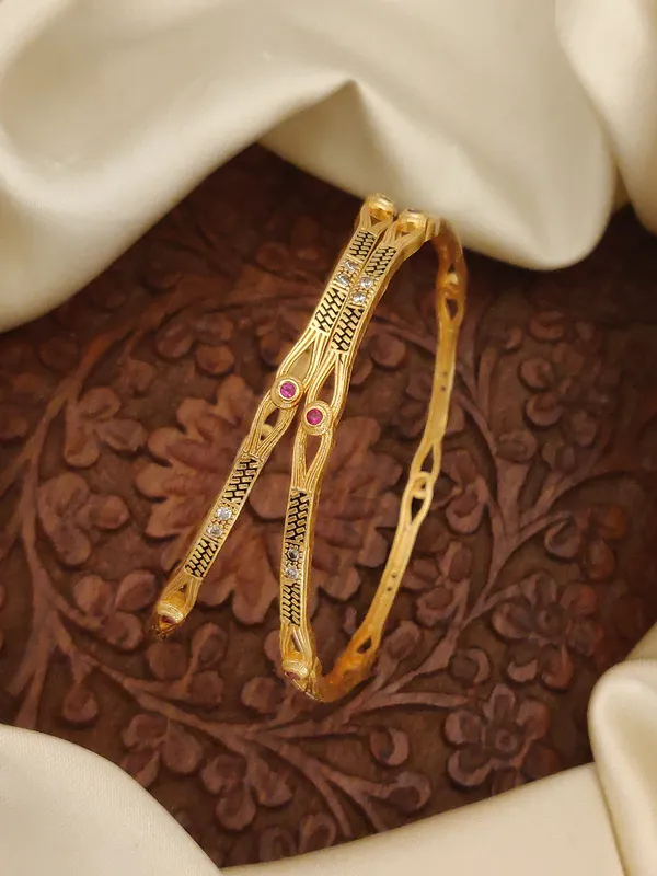Beautiful_Daily_Wear_Bangles_With_AD_Stones_Pack_OF_2_Pcs_(_1_Pair_)