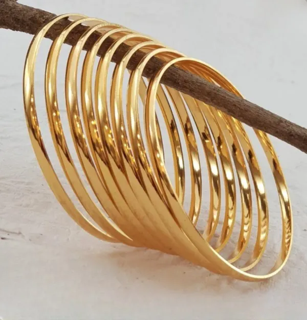 Gold_Plated_Sleek_Plain_Bangles_–_Charming_8-Piece_Set_for_Daily_Wear