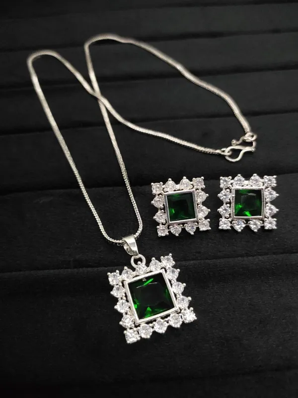 Premium_Quality_Ad_Pendant_Set