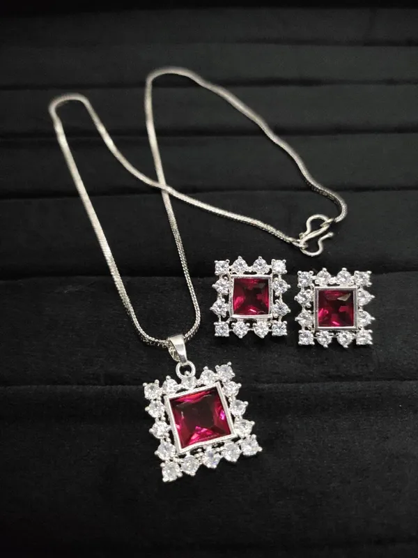 Premium_Quality_Ad_Pendant_Set