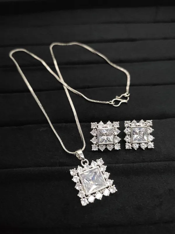 Premium_Quality_Ad_Pendant_Set