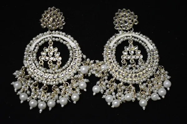 Elegant_Indian_Earrings