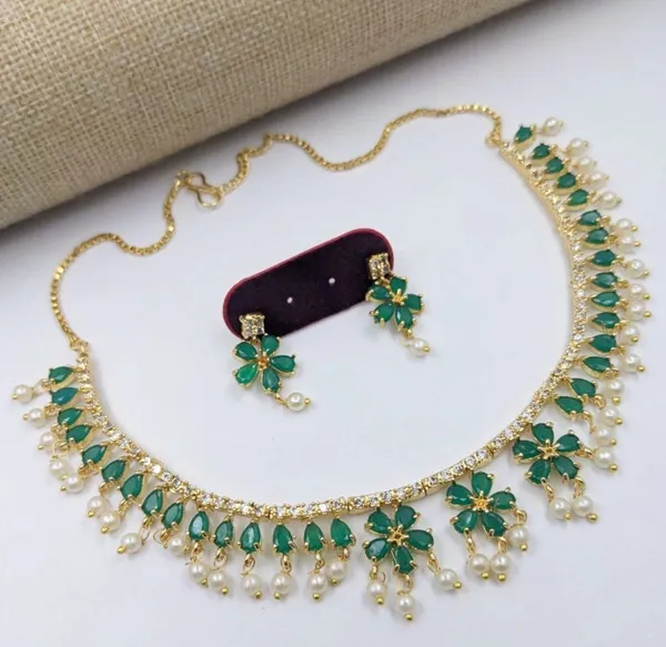 Elegant_Teardrop_Pearls_Necklace_Set