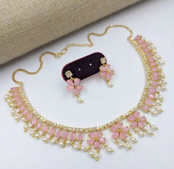 Elegant_Teardrop_Pearls_Necklace_Set