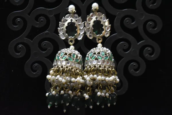Green_Kundan_Pearl_Jhumka_Earrings