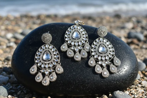 Kundan_Polki_Chandbali_With_Maang_Tikka