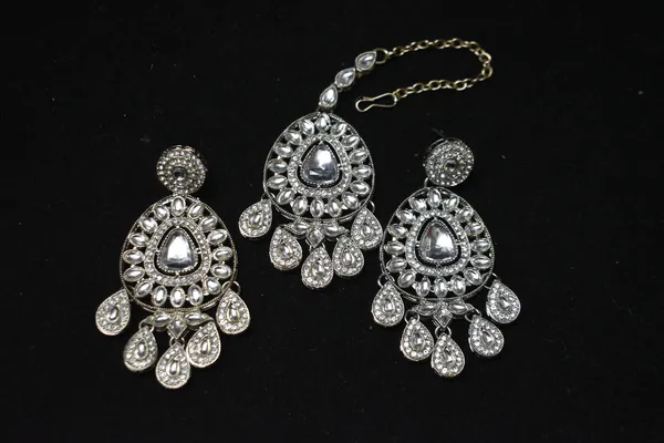 Kundan_Polki_Chandbali_With_Maang_Tikka