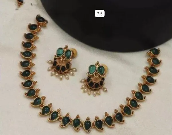 Peacock_Teardrop_Stone_Set