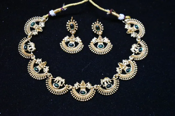South_Indian_Temple_Jewelry_Necklace_Set