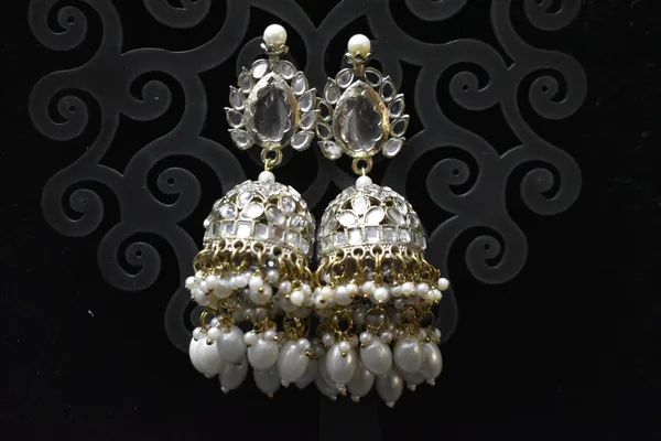 White_Kundan_Pearl_Jhumka_Earrings
