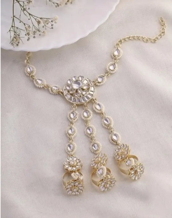 Kundan_Hath_Panjha_With_Chandbali_Bracelet_For_Girls
