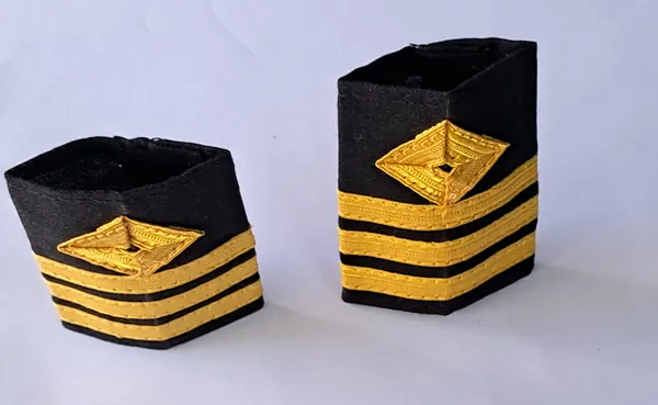 Black_base_and_Golden_stripes_Professional_Epaulettes_for_ChiefEngineer_Officer_Merchant_Navy_Officer
