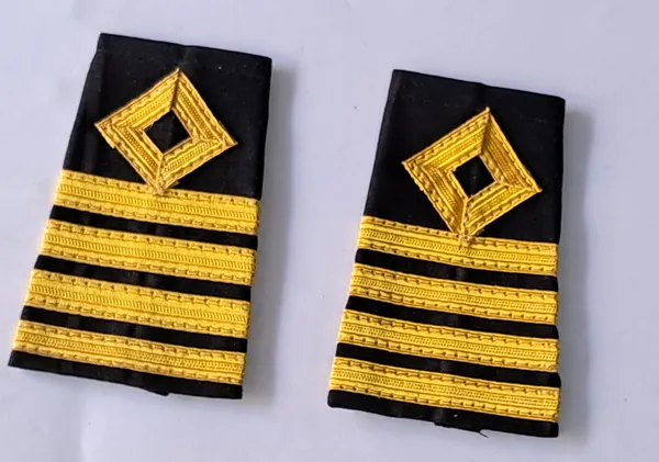 Black_base_and_Golden_stripes_Professional_Epaulettes_for_Master_Captain_Merchant_Navy_Officer