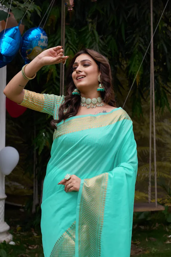 Aishwaria_Teal_Couple_Dress_Silk_Saree_&_Kurta