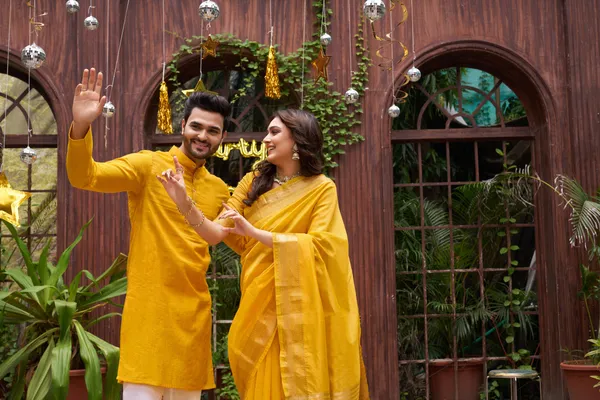 Yellow_Couple_Dress
