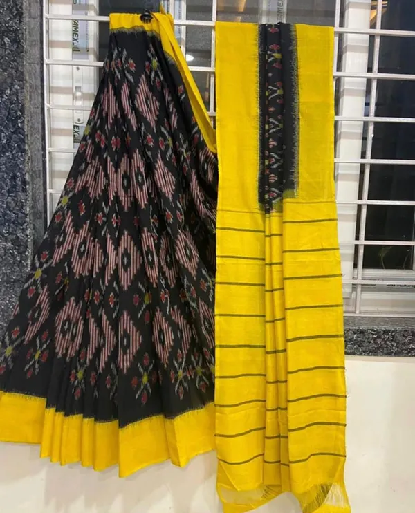 HANDICRAFT_IKKAT_PURE_SOFT_MUL_COTTON_SAREE_WITH_BLOUSE_PIECE