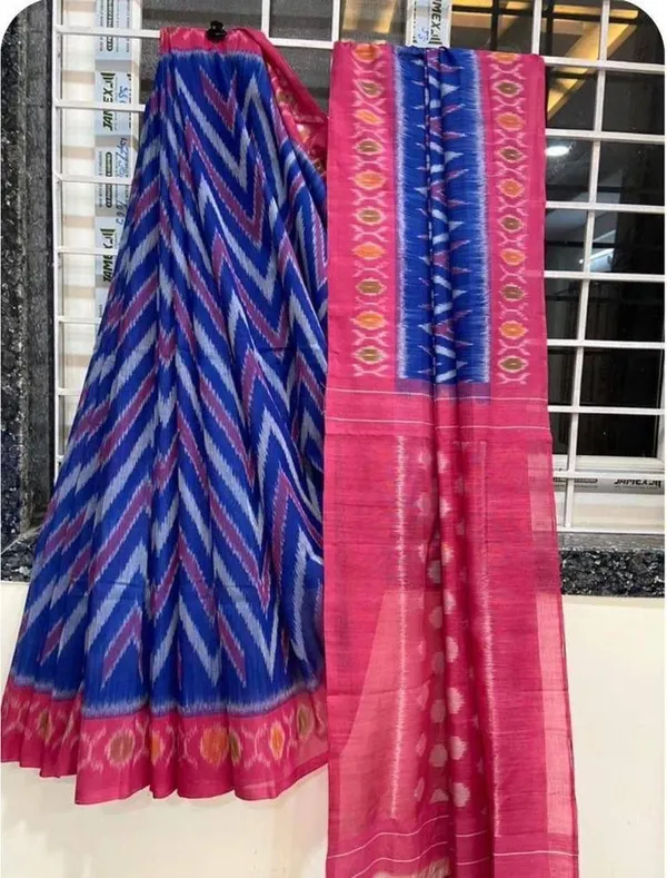 HANDICRAFT_IKKAT_PURE_SOFT_MUL_COTTON_SAREE_WITH_BLOUSE_PIECE