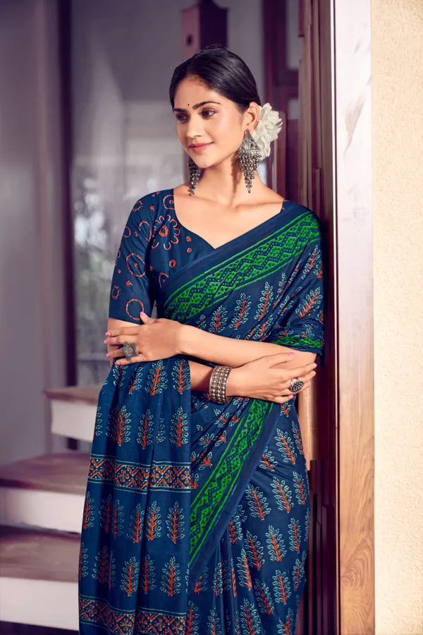 Beautiful_Handicraft_Pure_Soft_MulMul_Cotton_Ikkat_Hand_PrintedSaree_With_Blouse_Piece