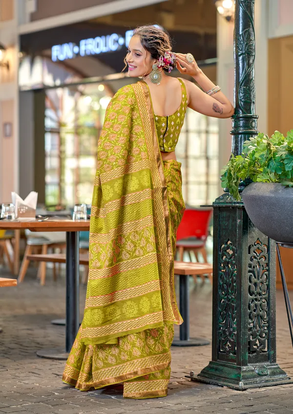 Beautiful_Handicraft_Pure_Soft_MulMul_Cotton_Ikkat_Hand_Printed_Saree_With_Blouse_Piece