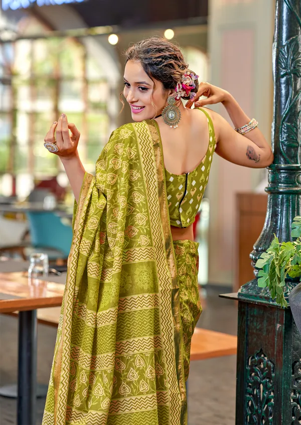 Beautiful_Handicraft_Pure_Soft_MulMul_Cotton_Ikkat_Hand_Printed_Saree_With_Blouse_Piece