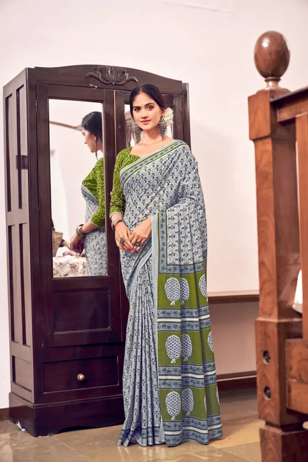 Beautiful_Handicraft_Pure_Soft_MulMul_Cotton_Ikkat_Hand_PrintedSaree_With_Blouse_Piece