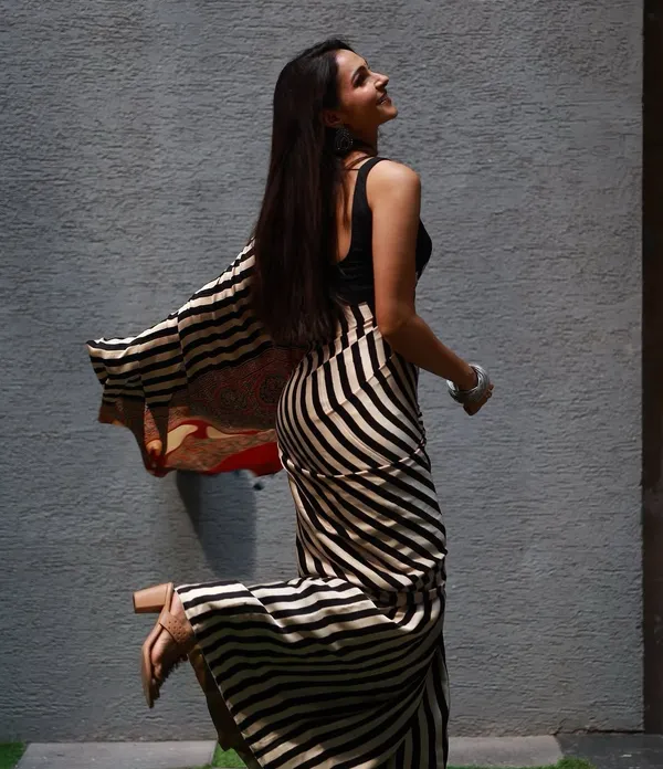 AJRAKH_HAND_BANDHANI__GAJI_SILK__SAREE_WITH_BLOUSE_PIECE