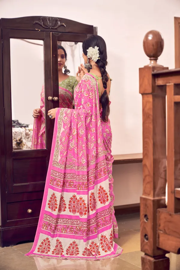 Beautiful_Handicraft_Pure_Soft_MulMul_Cotton_Ikkat_Hand_PrintedSaree_With_Blouse_Piece