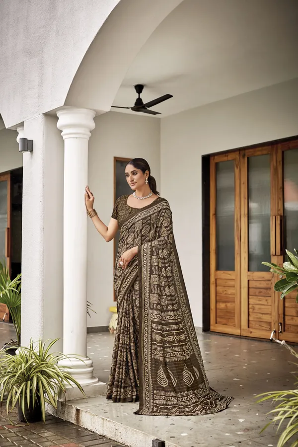 Beautiful_Handicraft_Pure_Soft_MulMul_Cotton_Ikkat_Hand_PrintedSaree_With_Blouse_Piece